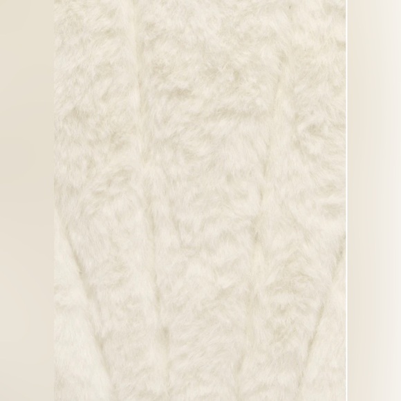 Arielle Shell Bag in Ivory - Picture 2 of 5